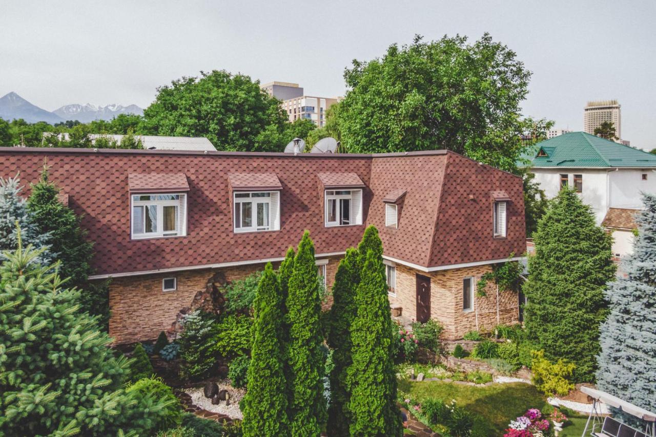 Апартаменты В Гостевом Домике Almatî Exterior foto