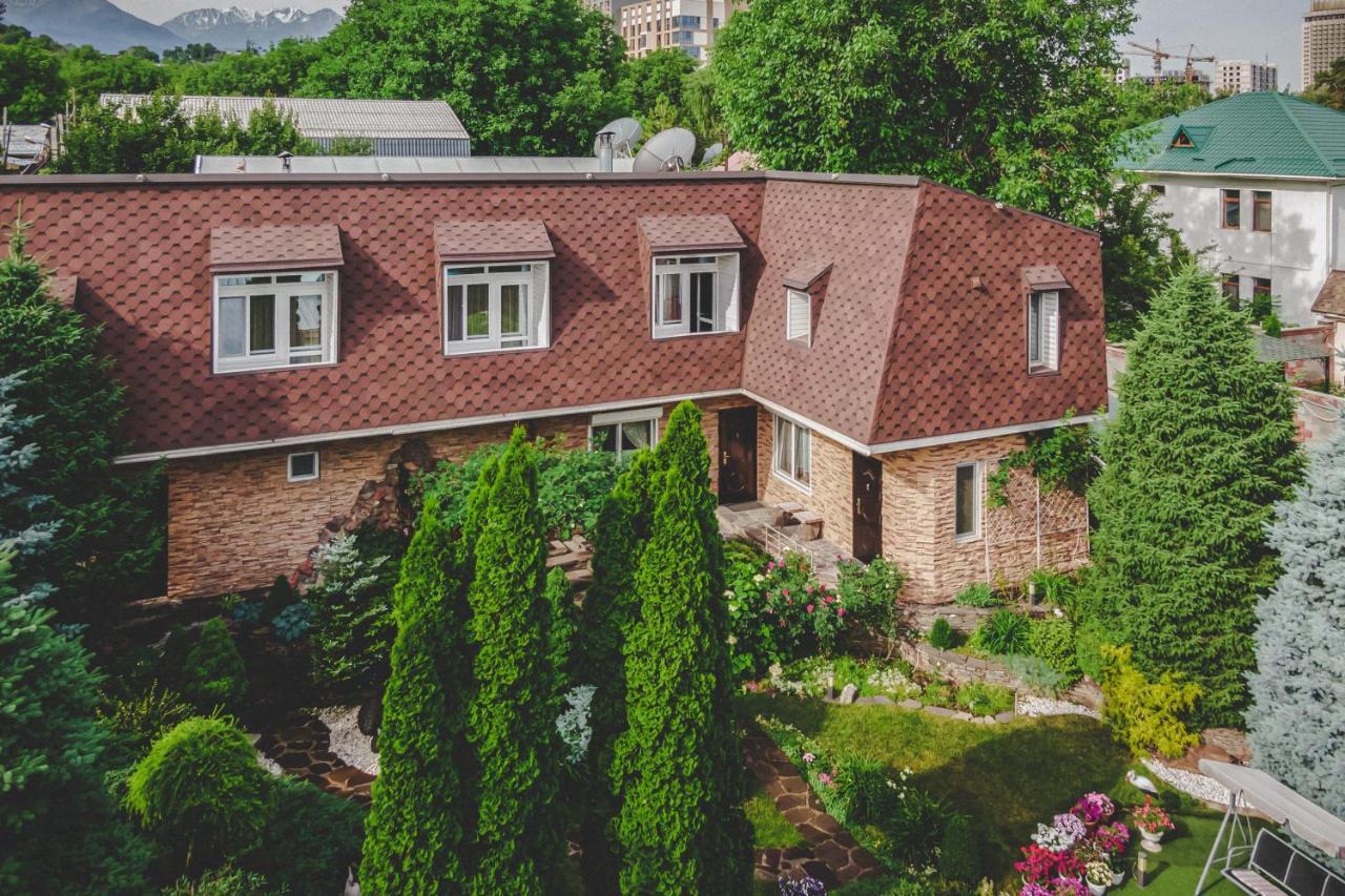 Апартаменты В Гостевом Домике Almatî Exterior foto